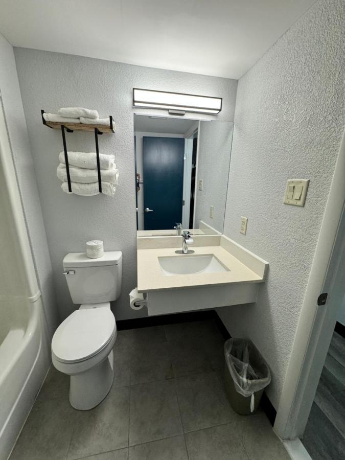 Studio 6 Suites East Syracuse Airport Exterior foto
